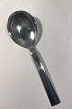 Georg Jensen 
Sterling Silver 
Acadia Serving 
Spoon No. 113 
(Medium) 
Measures  22 cm 
(8 21/32 in)