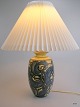 H.A. Kähler 
Bordlampe H: 
til fatning 35 
cm. med skærm 
54 cm.