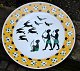 Large Anders 
Høy dish, 20th 
century 
Denmark. 
Polychrome 
decorated dish 
with African 
hunting ...