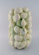 Christina Muff, dansk samtidskeramiker (f. 1971). Stor skulpturel unika vase i glaseret stentøj. ...