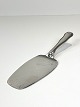 Cake server in 
sterling silver 
by Georg 
Jensen. 
142 g.
21.5 cm.
