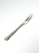 Serving fork in 
sterling silver 
by Georg 
Jensen. 
16 cm.
