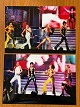2 stk. pressefotos af den engelske Girl Power pigegruppe The Spice Girls under en koncert den 1. ...