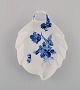 Royal 
Copenhagen Blå 
Blomst Flettet 
bladformet 
skål. 
Modelnummer 
10/1597. 
Dateret ...