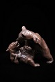 Bing & Grøndahl 
porcelæns figur 
af 2 brune 
bjørne.
Dekorations 
nummer: B&G 
1825. 1.sort. 
...