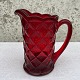 Fyens glasværk, Odin kande, Rød, 18cm høj *Kanden har et slebet afslag i bunden (se foto)*