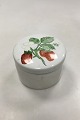 Bing & Grondahl 
Bonbonniere 
decorated with 
Strawberry. 
Measures 12 cm 
/ 4.72 in.
