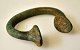 Yngre bronzealder, 1700 - 500 fKr. Danmark. Ring. 5,5 x 6 cm. Bardou type.Fundsted: I ...