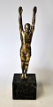 Gymnast figur, 
art deco, 
1930'erne, 
Tyskland. 
Patineret 
metal. På 
sokkel af 
poleret marmor. 
H.: ...