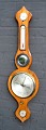 Hjul barometer, 19. årh. England. Løgtop. Mahogni kasse, Med barometer, hygrometer m.v.  H.: 98 ...