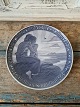Royal 
Copenhagen 
Fredsplatte 
1919 For anden 
gang jord af 
havet grøn og 
herlig ser 
opstige - ...