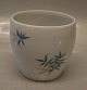 1 pcs in stock
172 Jar 10 x 
10 cm APOLLO: 
White base, 
blue and 
gold/green 
grass leaves, 
form ...