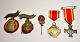 Samling af 5 medaljer, 19. årh. Danmark. Bl.a. 2 stk. fra Forsvarsbrødrene i Tølløse, en nål og ...