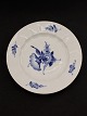 Royal 
Copenhagen Blå 
Blomst 
tallerken 
10/8549 
1.sortering  
25,5 cm. emne 
nr. 486012. 
Lager:4