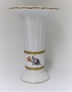 Royal 
copenhagen. 
Vase. Model 
869. Højde 27 
cm. (1 
sortering)