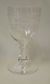 Glastrophäe mit 
Schleiffe, 
Dänemark des 
19. 
Jahrhunderts. 
Höhe.: 17,5 cm.