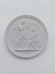 Bertel 
Thorvaldsen: 
Royal 
Copenhagen 
bisquit platte  
"Mandom og 
efterår" Efter 
relief 
modelleret ...