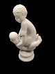 Sjælden Dahl 
Jensen figur. 
Blanc de chine. 
Faun siddende 
på baby. 
Modelnummer 
1038.
Måler : 13 ...