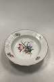 Antique Royal 
Copenhagen 
Saxon Flower 
Light Deep 
Plate
