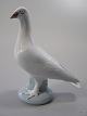 R.C.  3510  
Hvid Due  1. 
Sort.  H:  19 
cm.
