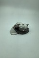 Royal 
Copenhagen 
Figur 3 katte 
No 304. Måler 
5cm høj og er i 
god stand. 
Designet af 
Allan ...