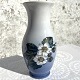 Royal 
Copenhagen, 
Vase med 
brombær #288 / 
2289, 18cm høj, 
9cm bred, 
1.sortering 
*Perfekt stand*