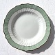 Royal 
Copenhagen, 
Grøn svejfet, 
Middagstallerken 
#952 / 1621, 
25,5cm i 
diameter, 
1.sortering ...