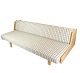 Daybed / sofa i egetræ, designet af Hans J. Wegner fremstillet hos Getama fra omkring 1960'erne. ...