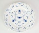 Bing & Grondahl 
cake plate no. 
25 in patterned 
butterfly.
Dimensions in 
cm: H: 3.5 Dia: 
18.5
