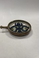 Soholm Keramik 
Bowl with 
handle No. 
3215/4
Measures 
23,5cm / 9.25 
inch with 
handle