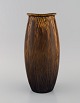 Gunnar Nylund (1904-1997) for Rörstrand. Vase i glaseret keramik. Smuk glasur i 
lyse brune nuancer.  Midt 1900-tallet.
