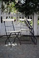Gammel fransk 
havestol i jern 
med træ 
lameller i 
gammel bemaling 
med patina ( 
hvid / blå ) (2 
...