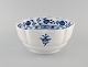 Antique Meissen Blue Onion bowl in hand-painted porcelain. Approx. 1900.
