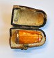 Cigar rør i 
mælkerav, 19 
årh. Danmark. 
Med krave af 
sølv. L.: 3,4 
cm. Med 
originalt ...