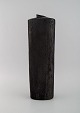 Europæisk 
studiokeramiker.
 Stor unika 
vase i glaseret 
stentøj. Smuk 
glasur i sorte 
og metalliske 
...