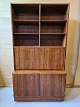 Hundevad 
reolsektion i 
fineret 
palisander fra 
1960erne.
H 195cm B 
108cm D 43cm