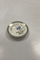 Royal 
Copenhagen 
Stauder Caviar 
dish No 9111. 
Measures 7,2 
cm (2 53/64").