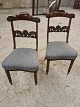 2 salonstole i 
mahogni og blå 
sæder fra 
1920´erne. 
Fremstår gode 
og stabile uden 
de store ...