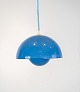 Flowerpot 
loftslampe, 
designet af 
Verner Panton 
(1926-1998) VP1 
i lyseblå farve 
fra 1970'erne.  
...