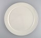 Raija 
Uosikkinen for 
Arabia. Round 
Pitsi serving 
dish with 
flower 
decoration. 
Dated ...