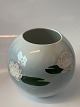 Vase
Bing og 
Grøndahl
Dek nr #6412
Højde 14 cm
2 sortering
Pæn og 
velholdt stand