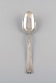 Hans Hansen 
sølvtøj 
Arvesølv nr. 7. 
Art deco 
spiseske i 
tretårnet sølv. 
Dateret 1936.
Længde: ...