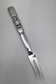Georg Jensen 
Sterling Sølv 
Saga Kødgaffel 
No. 143 Måler 
24 cm (9.44 
inch)