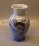 2435-2665 Kgl. 
Vase med fisk 
og tang 17.7 cm 
  fra  Royal 
Copenhagen I 
hel og fin 
stand
