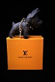 Original Louis 
Vuitton 
accessories , 
taske vedhæng / 
nøglering i 
form af lille 
hund med 
Monogram ...