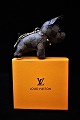 Original Louis 
Vuitton 
accessories , 
taske vedhæng 
/ nøglering i 
form af lille 
hund 
med ...