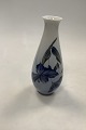 Royal 
Copenhagen Art 
Nouveau No 2919 
/ 4055
Measures 
18,5cm / 7.28 
inch