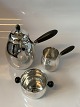 Georg Jensen 
Kaffesæt 
Kaffekande no 
80 A Måler 17,5 
cm ca
Flødekande No 
80 C Måler 6,5 
cm ...
