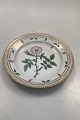 Royal 
Copenhagen 
Flora Danica 
Lunch Plate No 
20/3550. 
Measures 22 cm 
/ 8 21/32 in. 
1st Quality. 
...