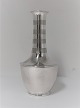 Sølvvase (830). 
Stemplet H.J. 
Højde 13,5 cm.